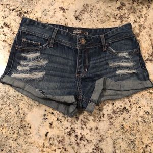 Hollister low rise denim Jean shorts distressed